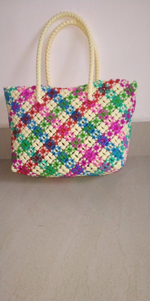 KnitknotC's tweet image. Checkout our tutorial on how to weave Sivan Kannu crosscut koodai with normal base - youtu.be/j94OOPh7p2U

#knitknotcrafts #wirekoodai #completetutorial #sivankannucrosscut