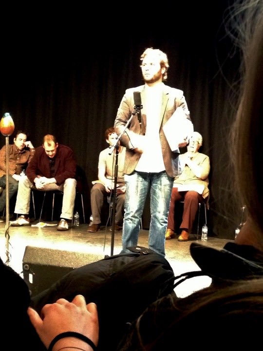 Yassammez's tweet photo. I’m not sure what the first saved pic was on my old phone, but this here is my first live #MyFirstCumberbatch at a Cabin Pressure recording in December 2012. 

You can tell that the excitement of the experience translated in ... shaky hands. 😅 https://t.co/kqRrgizkMU