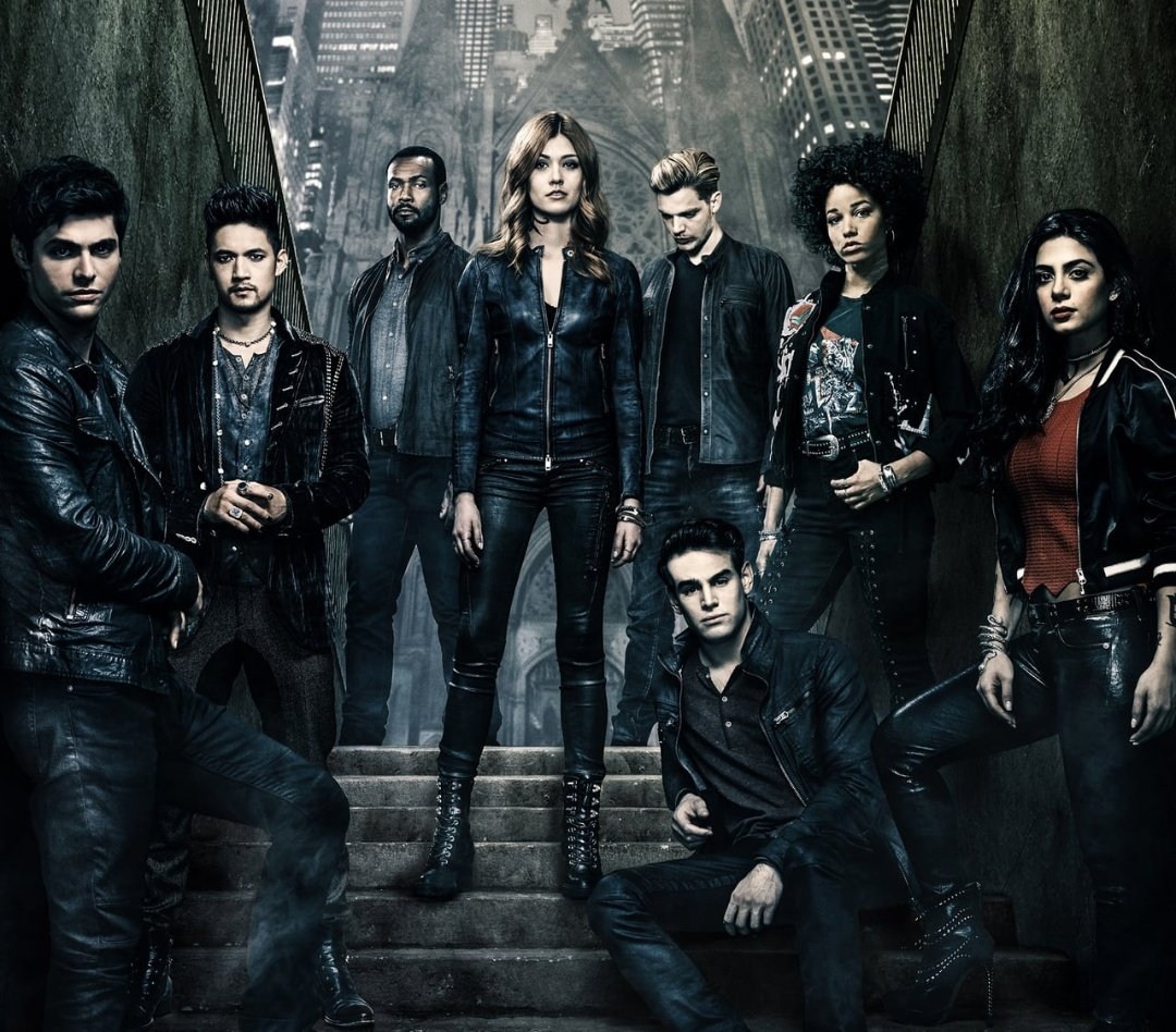 blackstairs_liv's tweet image. Books or show?🤔😊

LIKE for the show 
RT for the books 

#SaveShadowhunters #Shadowhunters ➰❤➰
I&apos;d say I like both equally