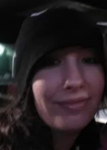 Ara Almosa: Back the Blue organizer. Has pushed for several events throughout the  #BLMprotest cycle in PDX, most recently on 13 Aug 2020. Raises German Shepherds ("work/police lines") through an unregistered company. #PDXfash  #fashcard https://twitter.com/PDXshield/status/1277373637121634304