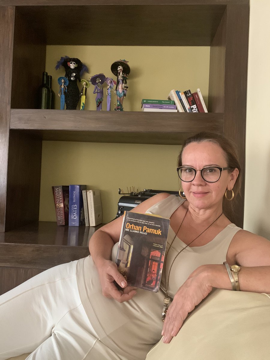 saraloal's tweet photo. Pues aquí presumiendo lo que apareció limpiando libreros. Surely mr. @orhanpamuk remembers me and my dozen of books at #FILGuadalajara @LetraliaAC #ReadingCircles #CírculosDeLecturas https://t.co/Us5jPplZ8H