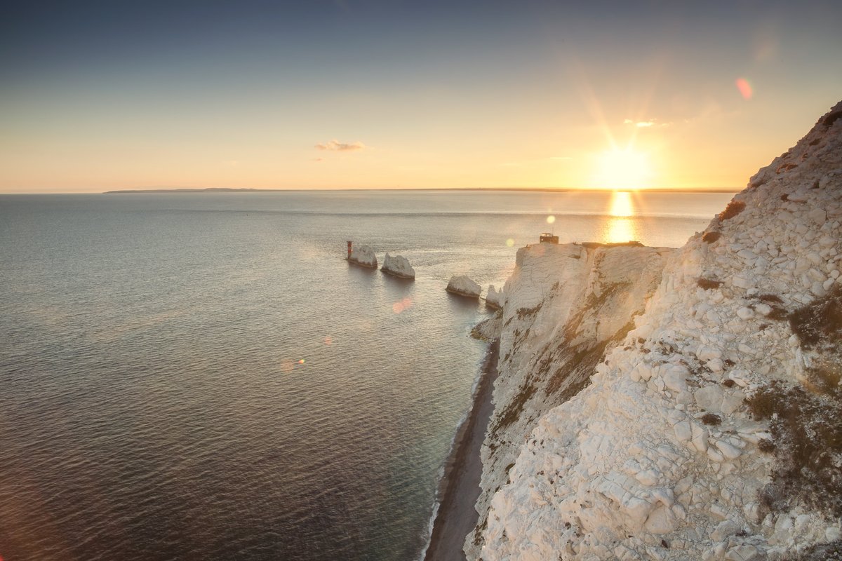 "<a href="/BritishVogue/">British Vogue</a> rounds up 15 of the most Instagrammable spots worth planning a visit to – each one beautiful enough to make up for the lack of envy-inducing holiday snaps on your feed. iPhone lenses at the ready…"📱

ℹ️The #IsleofWight is included: bit.ly/VIOWVogueArtic…
#IOW