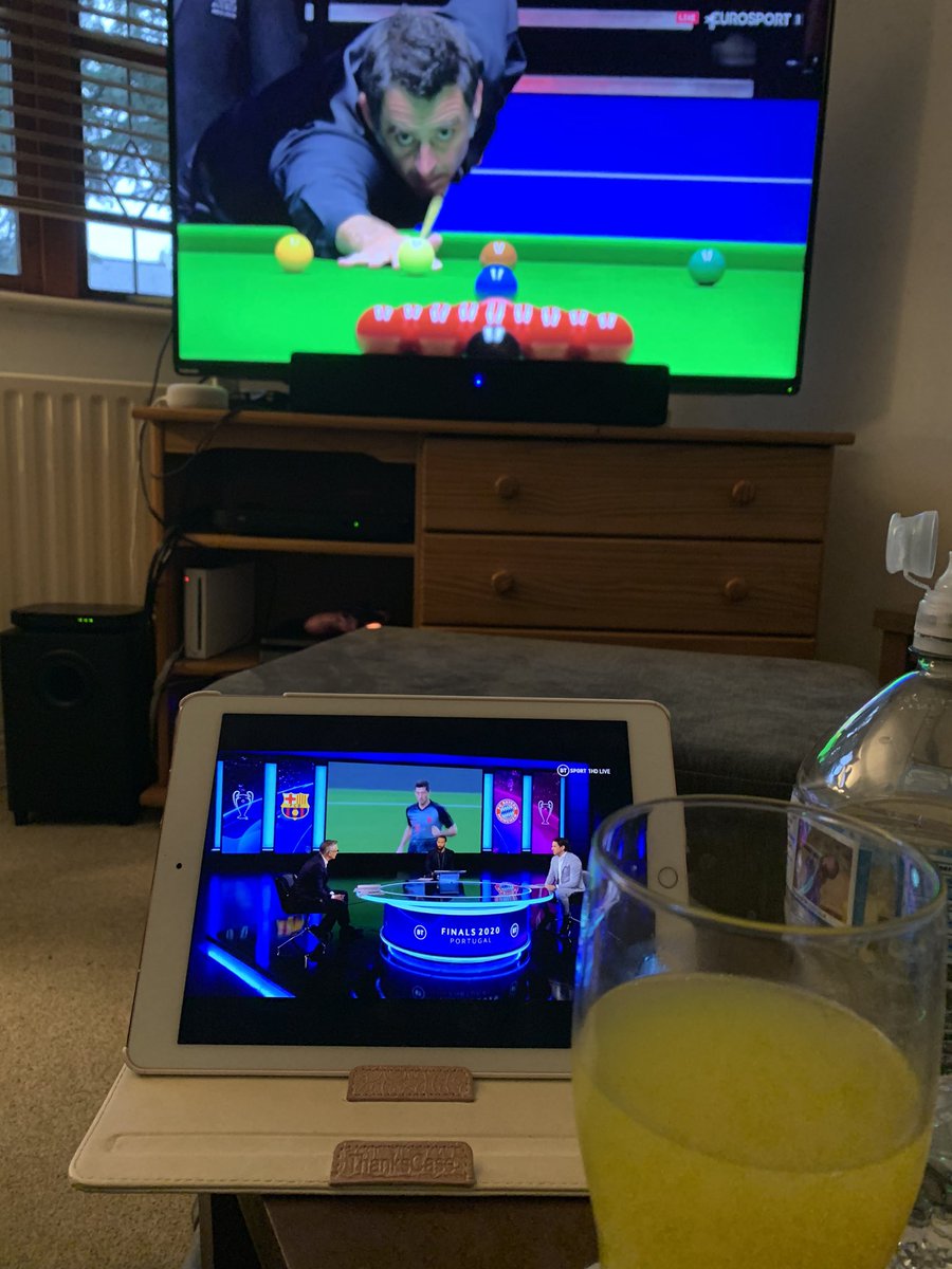 dazj79's tweet image. Football and the snooker on. Happy dazza #sportsnight #layedup