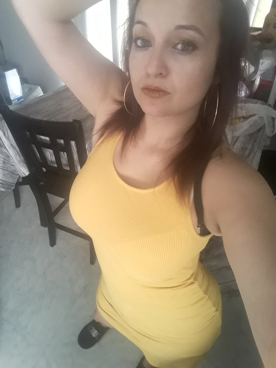 ERICKAJADE's tweet photo. Friday Selfie !  #LASVEGAS #vegasgirl #greeneyes #momof4 #wifey  #fridayfoto #fotofriday  #Virgo  #fridayselfie  #selfie  #favedayoftheweek #702  #hoops  #brunette #summer #fajalife #olivecomplexion  #selfquarantine  #itsmybirthdaymonth #nofilter #11weekspost #violethair #dresses https://t.co/7wNEOqJgnj