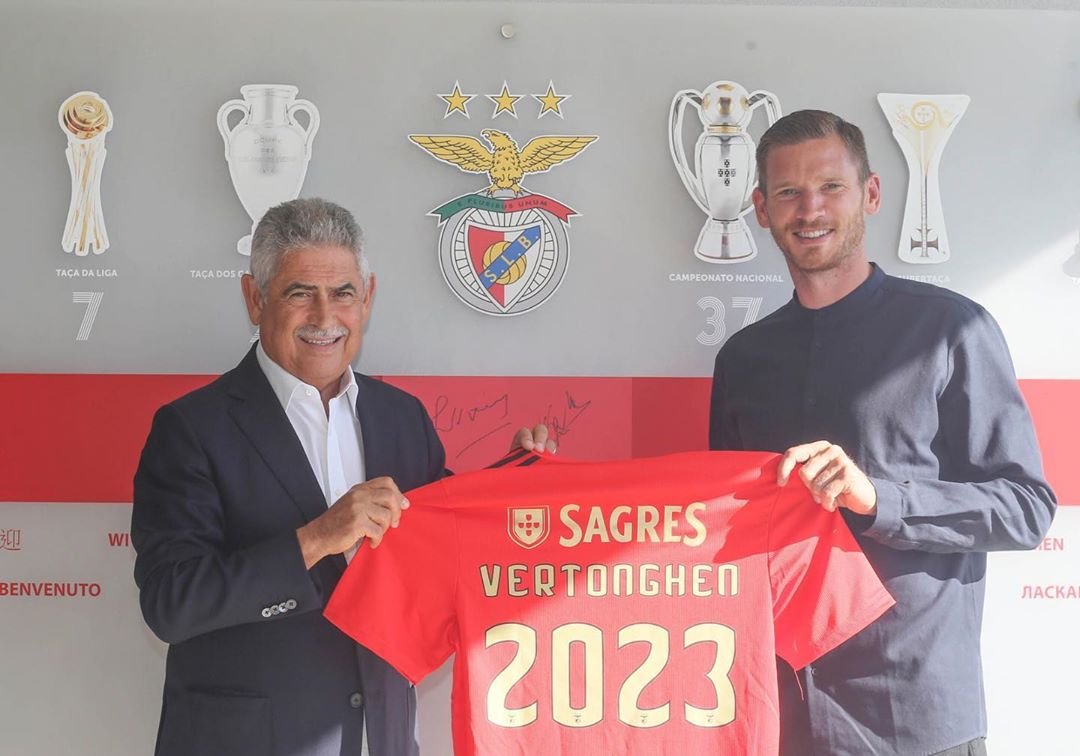 kickoffchannel's tweet photo. #Vertonghen Signs for #Benfica until 2023  
#FootballNews https://t.co/SdJLbwaqDs