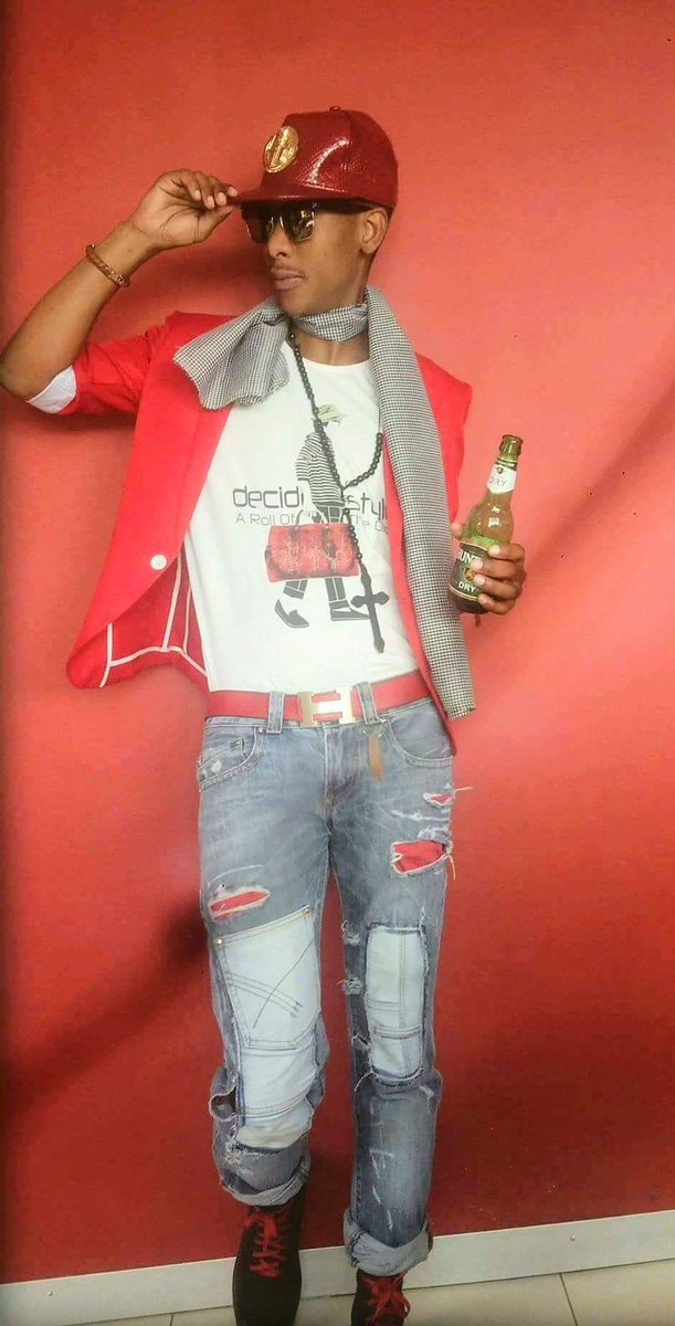 XZacaGlobal's tweet photo. @hunterscider A house needs a good party once in a while 🕺. I've learnt more about myself at house parties than in classes. Watching Hunters #LockdownHouseParty curbs the edge to go clubbing. Its always a vibe 🎼 #HuntersChilled My drink of choice 🍏🐎 #HuntersRefreshes #RefreshResponsibly 🔞 https://t.co/gE6B1z2ZzQ