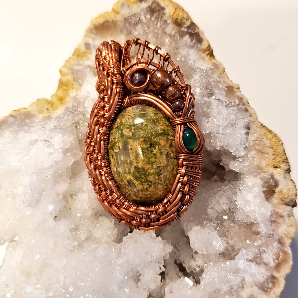 wormhole_etc's tweet image. Giveaway~
One winner will win this unakite, green onyx and amethyst wrap 🌱
-follow me
-rt
-(optional) tag friends for extra entries 
-winner chosen 8/21