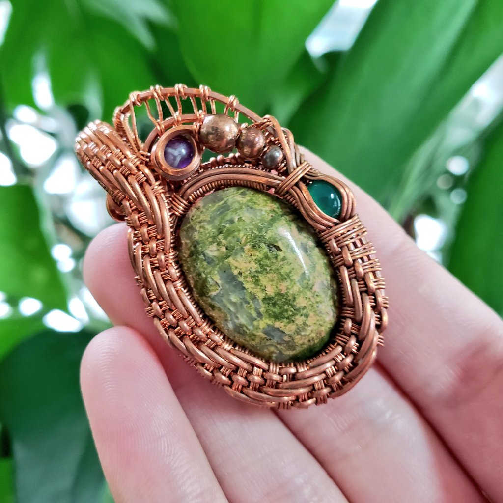 wormhole_etc's tweet image. Giveaway~
One winner will win this unakite, green onyx and amethyst wrap 🌱
-follow me
-rt
-(optional) tag friends for extra entries 
-winner chosen 8/21