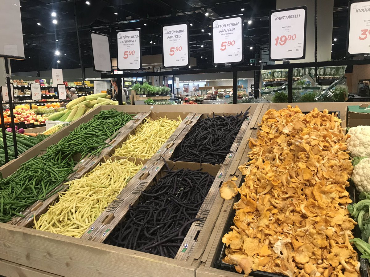 Tervetuloa hakemaan viikonlopun herkut meiltä Tapiolan Food market Herkusta . Viikonloppua vauhdittaa tänään rapuhuutokauppa klo 13. Tervetuloa Herkkuun !