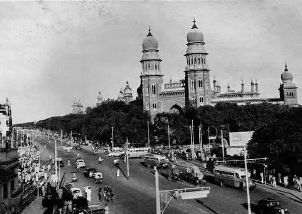 UpdatesChennai's tweet photo. Chennai is a word. Madras is an Emotion.  💚💚
The City Turns 381 today. #MadrasDay https://t.co/ncf4bczKPv
