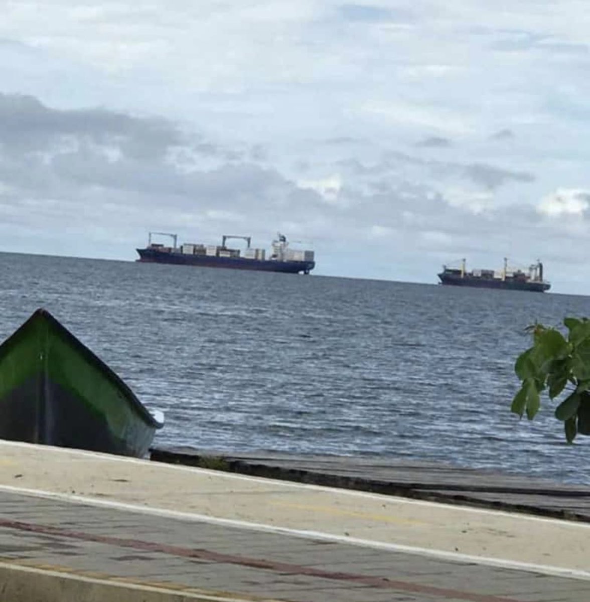 AAbuchar's tweet photo. Por seguirse negando a lo que está pasando hace más de 60 años ,@ANI_Colombia puerto Pisisí necesita concesión portuaria ,estos barcos no van a dejar de entrar y salir ,uds son los culpables de q terminemos creyéndole a petro y a Cepeda @IvanDuque @IvanAgudeloZ @AlvaroUribeVel https://t.co/gNVYVBYvnR