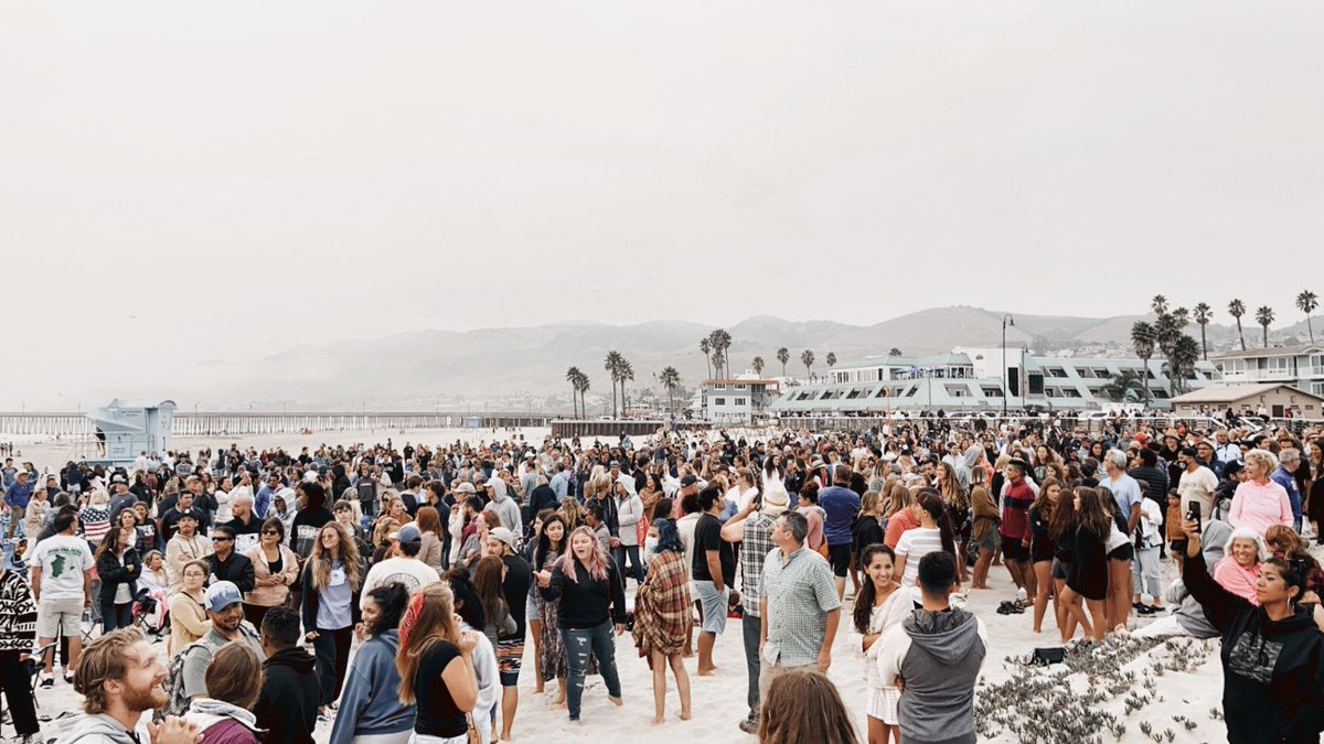 seanfeucht's tweet image. UNDONE TONIGHT😭🙌🏼😭🙌🏼

2000-3000 gathered to raise their voice on Pismo Beach!!!! 

Unprecedented church unity!!! 

Dozens and dozens gave their life to Jesus! 

Over 100 baptized in FREEZING cold water!! 

All from a small battery powered system!!!