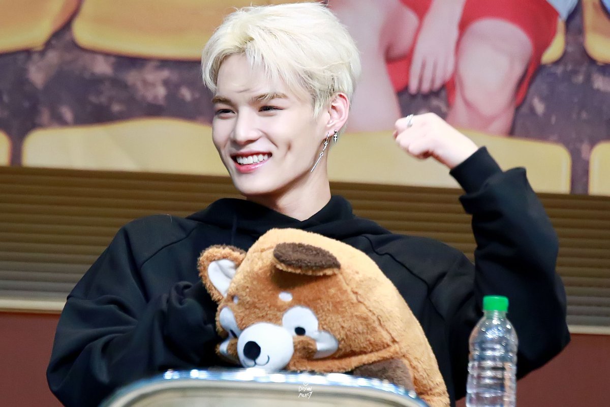 — Lim Sejun with blonde hair; a long thread  #VICTON  #빅톤