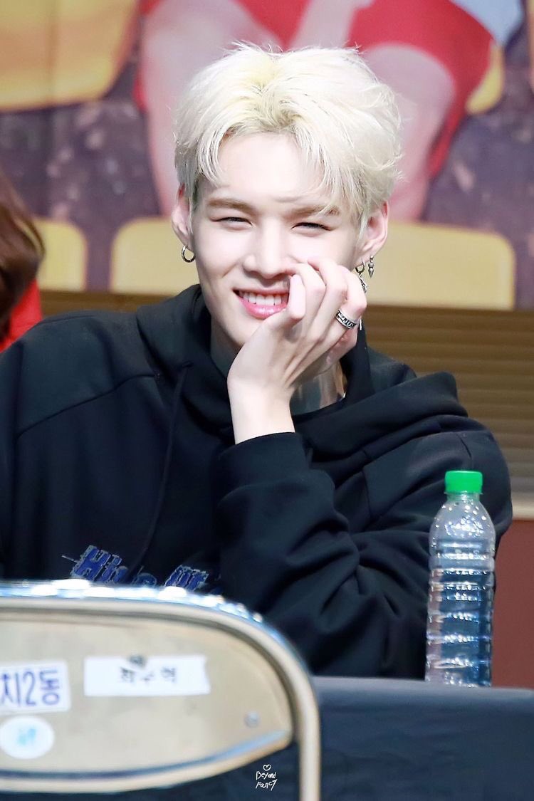 — Lim Sejun with blonde hair; a long thread  #VICTON  #빅톤