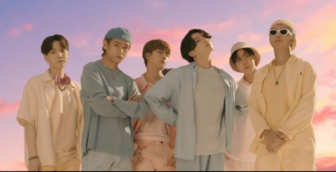 sabeaME22's tweet photo. #DynamiteBTS #DykesForDynamite #DynamiteToday #BTS_Dynamite #Dynamite #BTSARMY #icecream we broke the record #Dynamite100M #Dynamite100MViewsIn24Hrs #98million 98 million #goodjobarmy https://t.co/6Vb9mfrXxQ