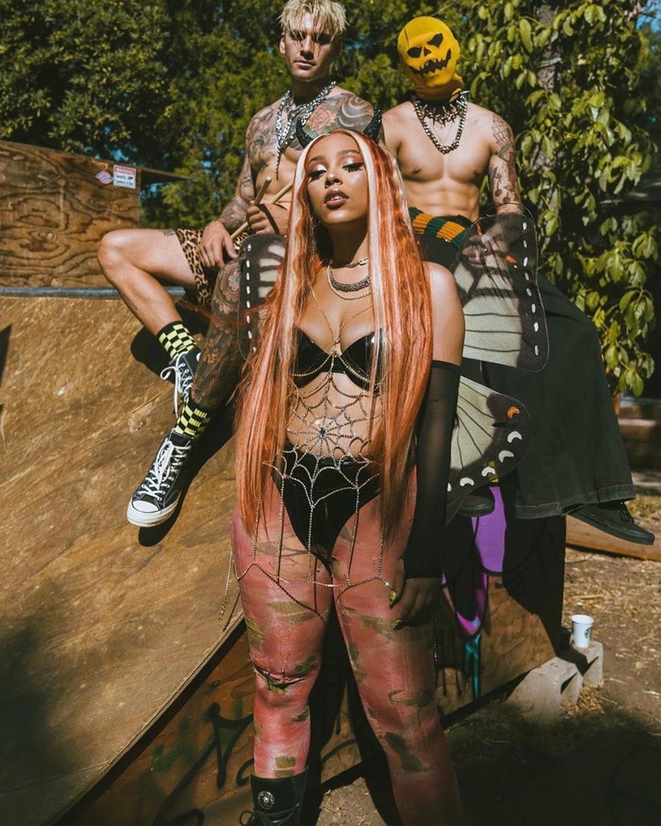 Did you know ‘Bottom Bitch’ was the lead single for ‘Hot Pink?’ What do you think should’ve been the lead single for Doja’s sophomore album?