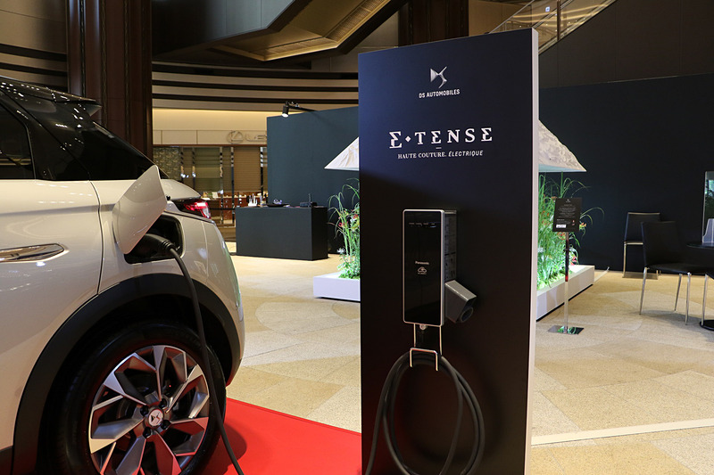 car_watch's tweet image. DS、最新のEV「DS 3 クロスバック E-TENSE」を東京ミッドタウン日比谷に2日間限定で展示中 car.watch.impress.co.jp/docs/news/1272… #DS3 #CROSSBACK #ETENSE #東京ミッドタウン日比谷