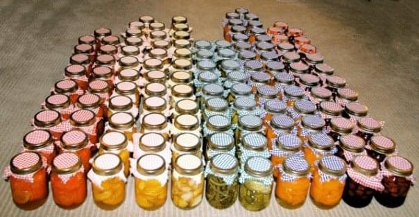 br_webb's tweet image. This is how much canning I did in 2009. Well, it’s 2020, and nothing is normal. I’ve already done this much, and after next weekend, I’m going to have twice as much! #canvolution