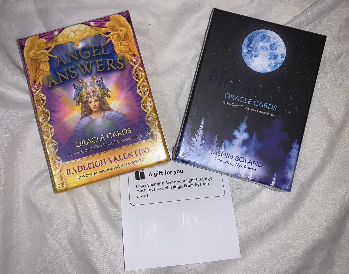 sweetiepiehaile's tweet photo. Sending back all the love and blessings to @EyeAmDivine14 ✨💕 Thank you for being a light and creating this contest. #RandomGiftsAreTheBest🧿#BabyReader #BookMe 🙏🏽🤞🏽 https://t.co/0Cdm92NXwq