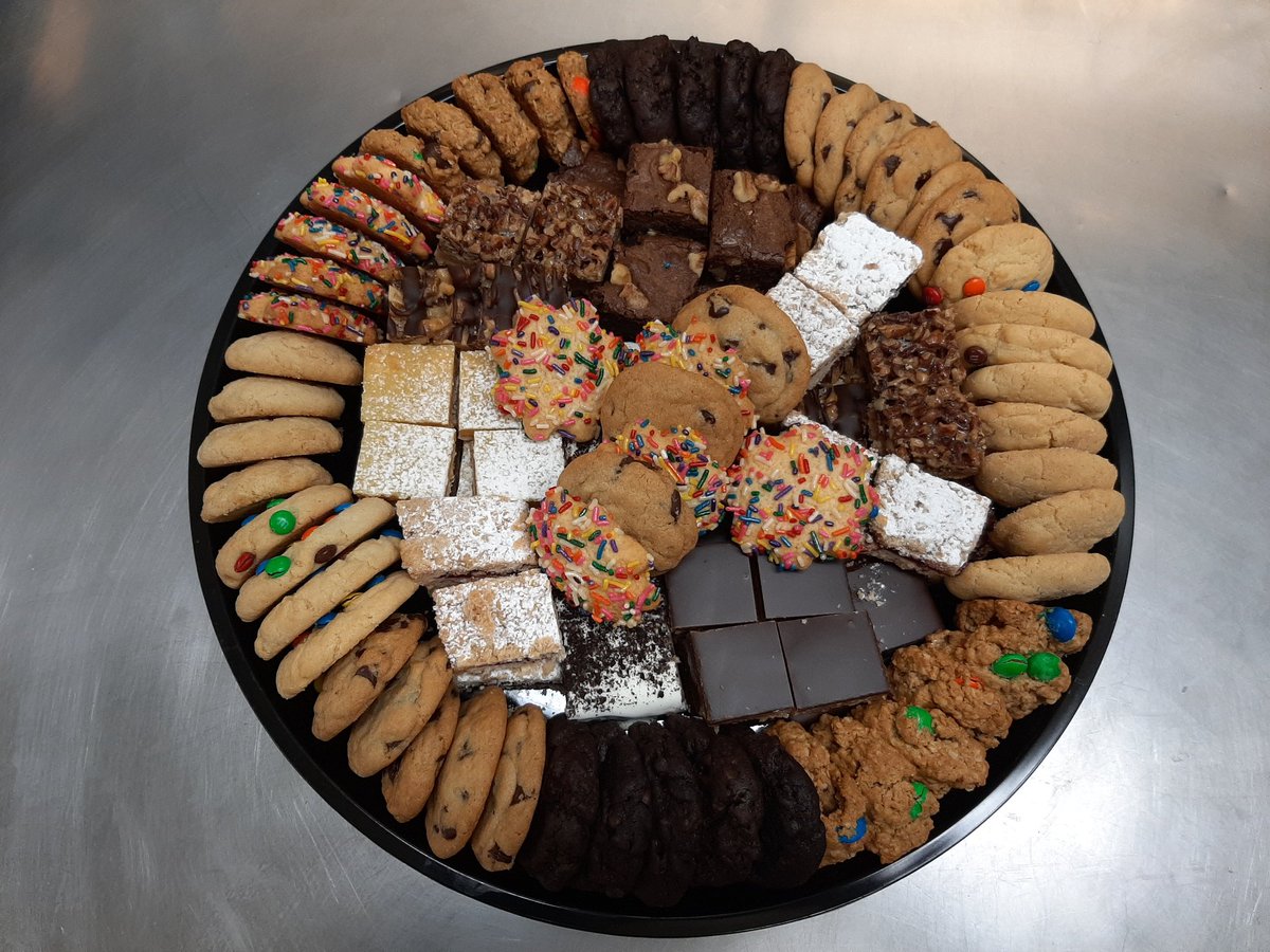 cravingsgourmet's tweet photo. Having a Labor Day party, birthday, office meeting, or special event? Order one of our platters.
Shown here is a Large Cookie, brownies and squares platter. With over a 100 pieces for your guests to enjoy!
#cravings #cravingsdesserts #cookieplatter #JerseyShore #LaborDay https://t.co/VYm08Jocwq