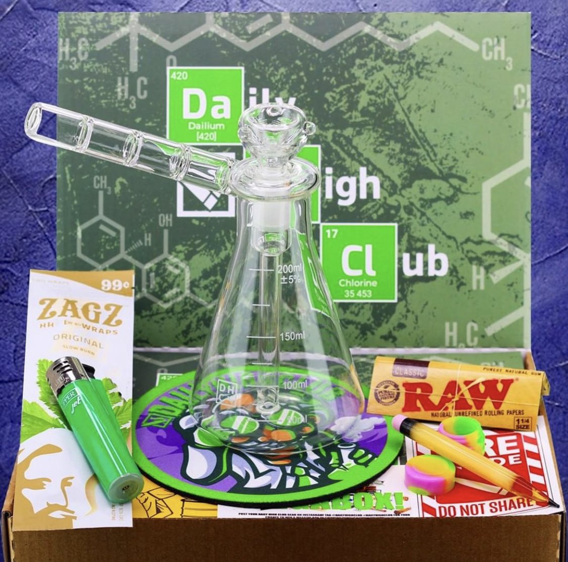 GIVEAWAY TIME! Win our August Back In Sesh box! Only 3 easy af steps 🥳 1. Make sure you’re following us! 2. Give this tweet a ❤️ 2. Reply to this tweet tagging a friend you’re trying to sesh w/ tonight 😎 Rules: 21+ and must be US resident ✌️