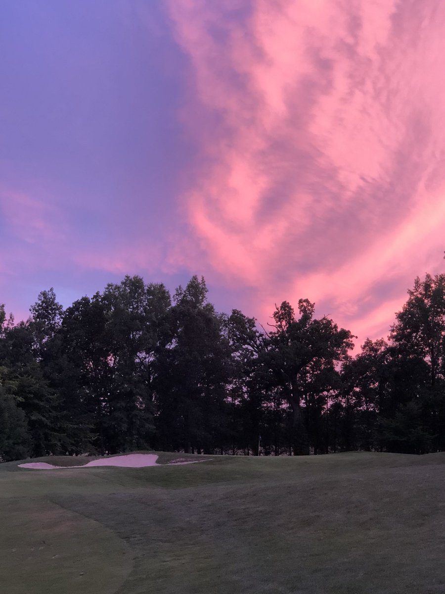 tartanfields's tweet photo. Another postcard night at Tartan Fields for Couples Golf⛳️! We love our members!! 
#arcisgolf #tartanfields #family #clublife https://t.co/VlguuS2P0p