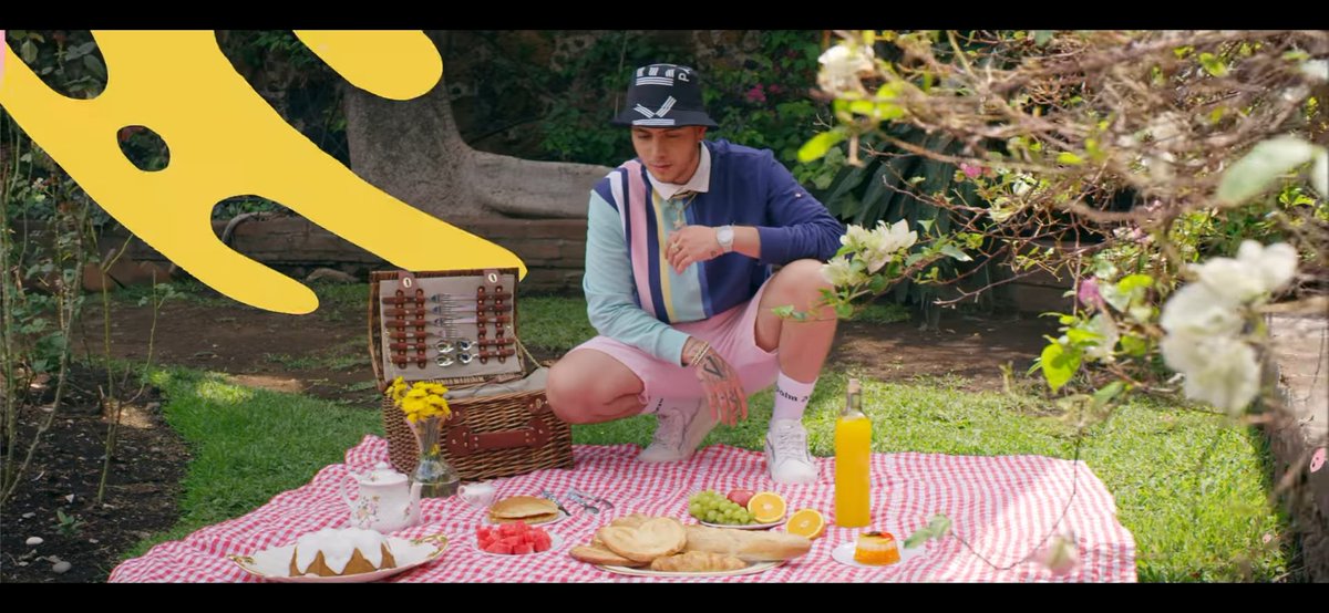 belenn_c_'s tweet photo. @LindurasMx Todos toditos 
BYE BYE OFFICIAL VIDEO https://t.co/3bgmAjzulK