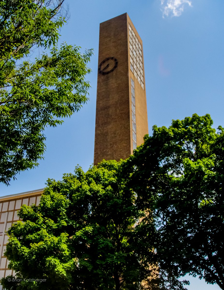 BrianKatzberger's tweet photo. Tower of the First Christian Church by Eliel Saarinen.
Columbus, Indiana, USA

@columbusin #firstchristianchurch #church #modernarchitecture #architecture #Indiana https://t.co/sw5QrwouBm