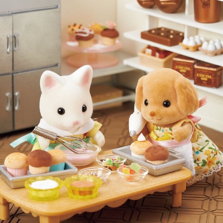 MushroomBabyuwu's tweet photo. Oh to be a calico critter baking in my tiny kitchen with my girlfriend https://t.co/MMB9gKZB0L