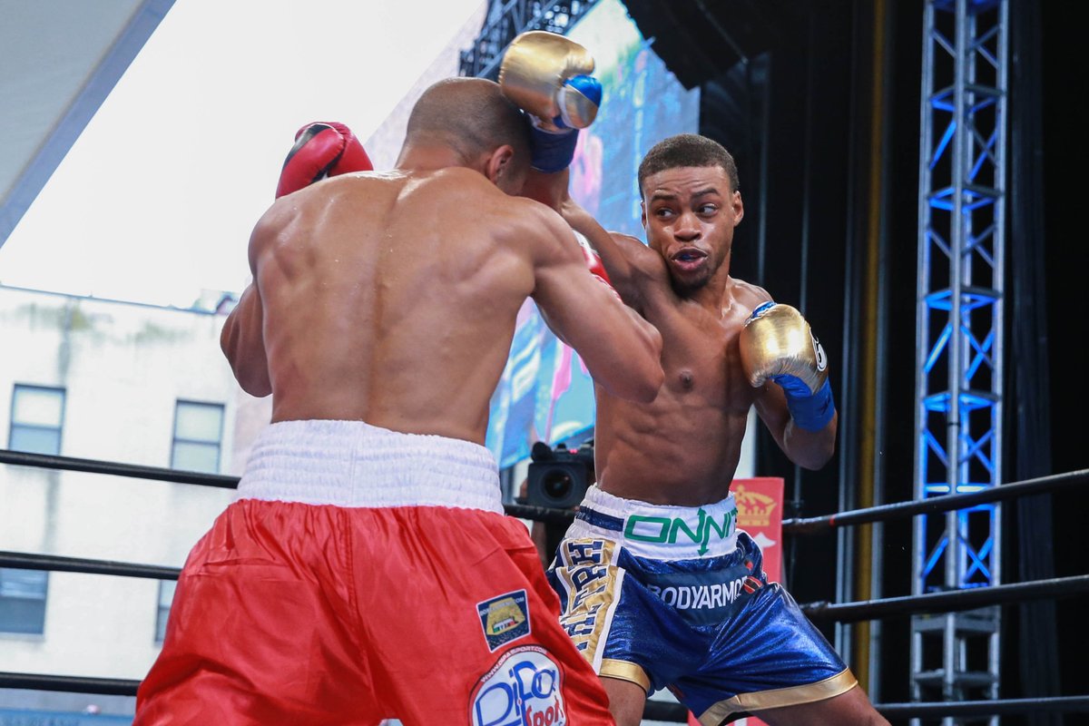 premierboxing's tweet photo. #PBCFightAnniversary: Spence Jr. vs Bundu | August 21, 2016 โ Four years ago today, then rising contender @ErrolSpenceJr defeated Leonard Bundu in a welterweight world title eliminator, setting him on track for his world title clash #BrookSpence https://t.co/2X99qwKqHS