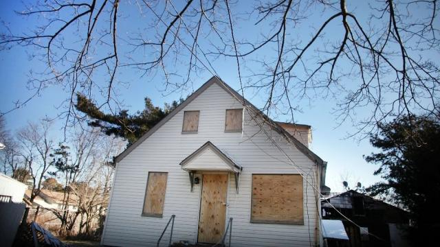 thehill's tweet photo. Mortgage delinquencies of at least 90 days rise to highest level in 10 years https://t.co/kKwG19MCsa https://t.co/XOXGBfNxnt