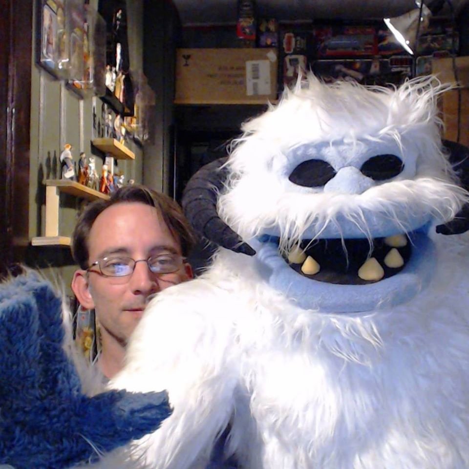 6SidedDIE's tweet photo. Little bit about me (Jeff), the main dude for #6SD:
I'm a producer, writer, director, artist, & game designer. I've worked in comics, collectible card games, & digital media.
I have 3 cats, a wampa (who's met @HamillHimself), & I once created a YT series with Tyler Mane. https://t.co/lt3sD2BS2g