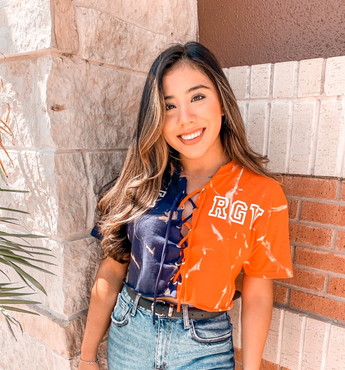 lupitaamtzzz's tweet photo. Custom school shirts now available on my Instagram shop @2_timee 🥰 
I would greatly appreciate if y’all helped me reach more people by retweeting 🥺👉🏼👈🏼 #smallbusines #RGV https://t.co/0RVXkvDQtW