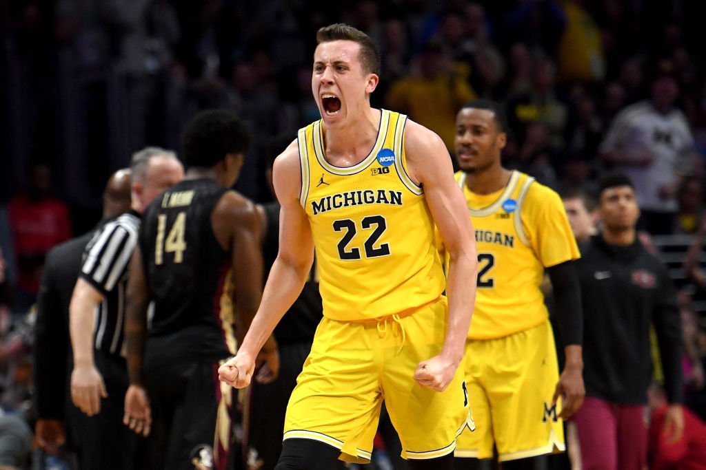 After 3 years at Michigan, he matched his success at Williams, but this time at the D1 level.In 2018, Michigan reached the D1 National Championship where they fell to Villanova.Robinson& #39;s game excelled and he finished 4th on Michigan& #39;s all-time 3PM list.