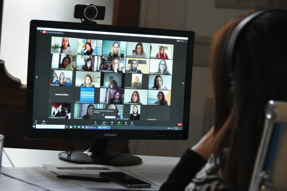 EstelaEDiaz's tweet photo. Participé del Foro para la Construcción de una Comunicación Feminista, Transfeminista, Diversa y Popular organizado junto a las Ministras @EliGAlcorta y @JesicaRey. Imprescindible reflexionar sobre la perspectiva de género en la comunicación desde la gestión del @MinMujeresPBA https://t.co/yBQWbK0xkF