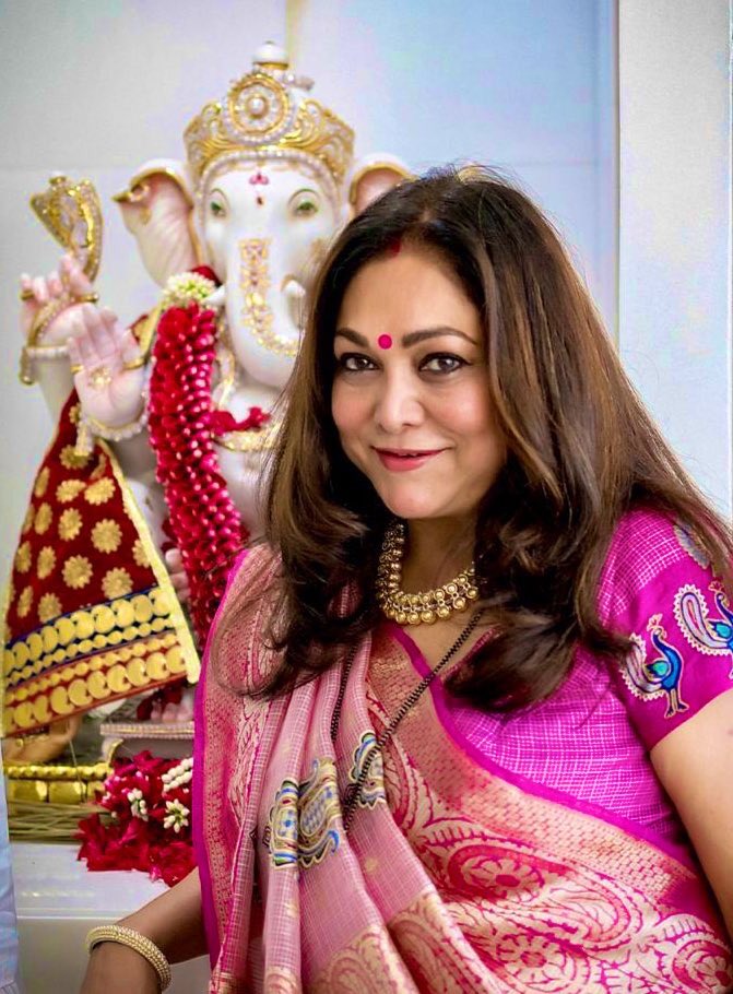 AmbaniTina's tweet photo. You are Vignaharta, destroyer of all evils and obstacles. O Lord of new beginnings, we seek your blessings to tide over these testing times, deliver us from our troubles, and restore good health to humanity and balance to the world.  
Jai Ganesha 🙏
#HappyGaneshChaturthi https://t.co/MgoKYYZGDo