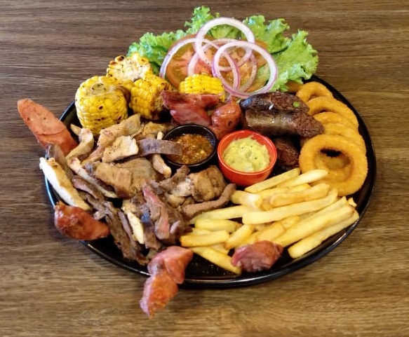 cual_estuplan's tweet photo. Disfruta este sábado el sabor #Artesanal de #GutizFood !!!
Increíbles #Picadas
#Filetes #Hamburguesas #HotDogs #Sandwiches #Mazorcadas
#SaborIncomparable
Pide a #Domicilio ☎ 320 9528913 y 320 9530105
Por #Rappi envío #GRATIS
@QuirogaAlexis https://t.co/AXZQkHe5Mq