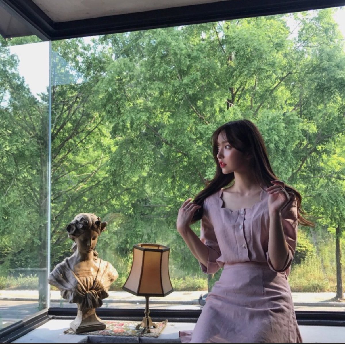 byseatherny's tweet photo. ᅠ𑁍 ‹ 𝐒𝐮𝐧𝐧𝐢𝐞'𝐬 𝐝𝐚𝐢𝐥𝐲 › . . . 
ᅠᅠ           
ㅤㅤㅤㅤㅤㅤ⸾ 𝒏𝒚𝒎𝒑𝒉𝒆 𝒑𝒐𝒆𝒔𝒊𝒆 ⸾
──; He reducido el mundo a mi jardín y ahora veo la intensidad de todo lo que existe.
ㅤㅤㅤㅤ    ────  ꕥ  ──── https://t.co/D5cUbxOLUX