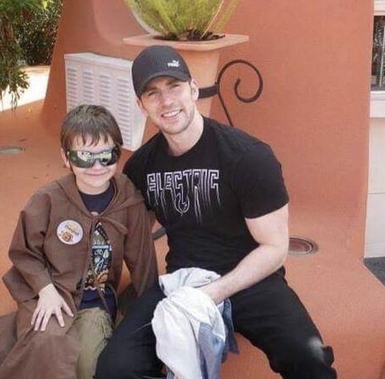 chris evans with children: a very necessary thread.