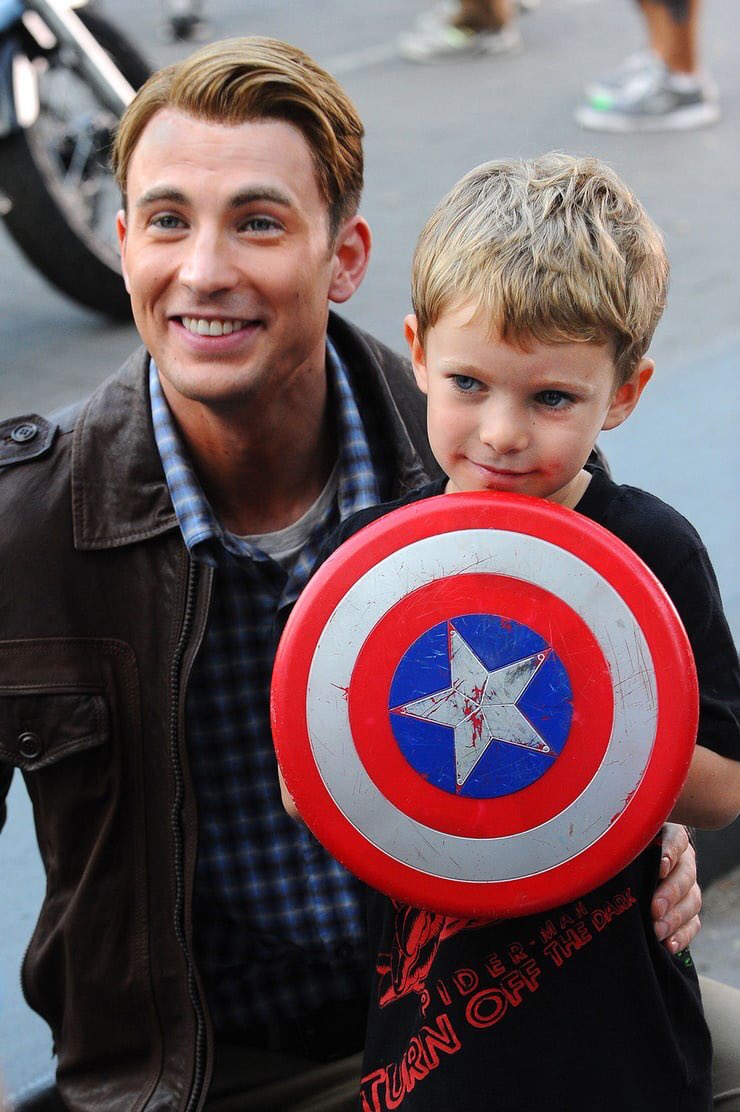 chris evans with children: a very necessary thread.