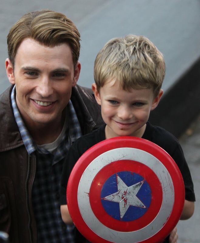chris evans with children: a very necessary thread.