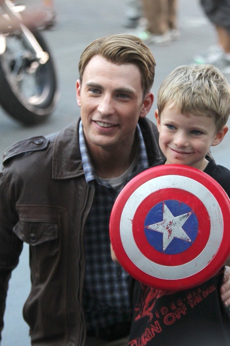 chris evans with children: a very necessary thread.