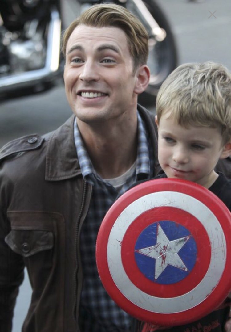chris evans with children: a very necessary thread.