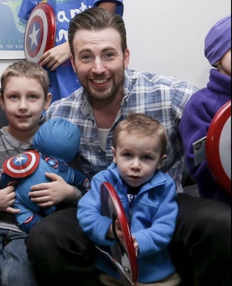 chris evans with children: a very necessary thread.