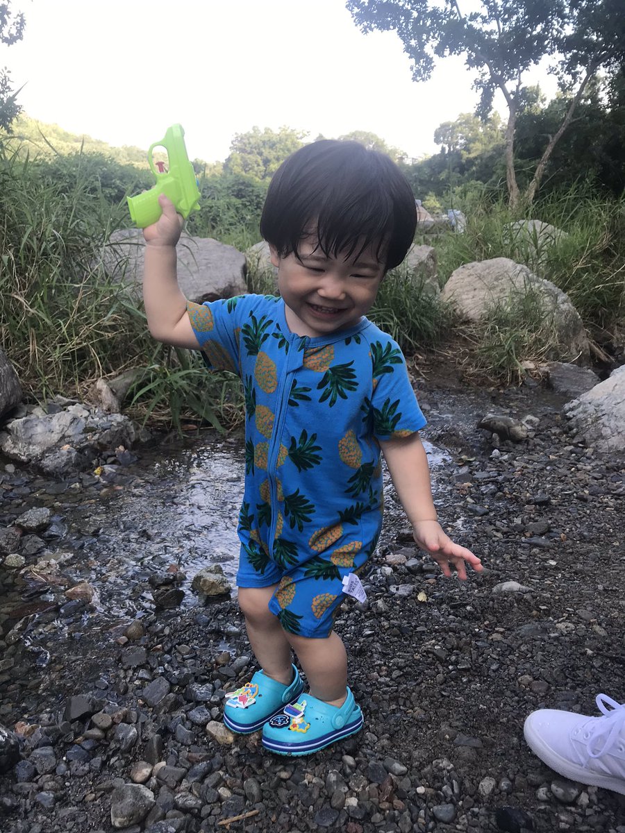 mksn0418's tweet photo. 1日目 室内レジャー
2日目 山手の川
3日目 お買い物
4日目 海遊館
5日目 プール

連休どーしよ🤦🏻‍♂️って心配やったけど
夢生くんが喜ぶとこいっぱい行けて良かった☺️✨

去年はギャン泣きしてたプールが
今年は嬉しそうに自分から入りに行ってて感動🥺🥺
最終流れるプールでプカプカ流されながら爆睡😂w https://t.co/hnHTFAN9Ig