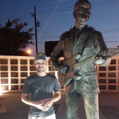 BrandonGreen26's tweet photo. #NewProfilePic https://t.co/tyPNkowBKq