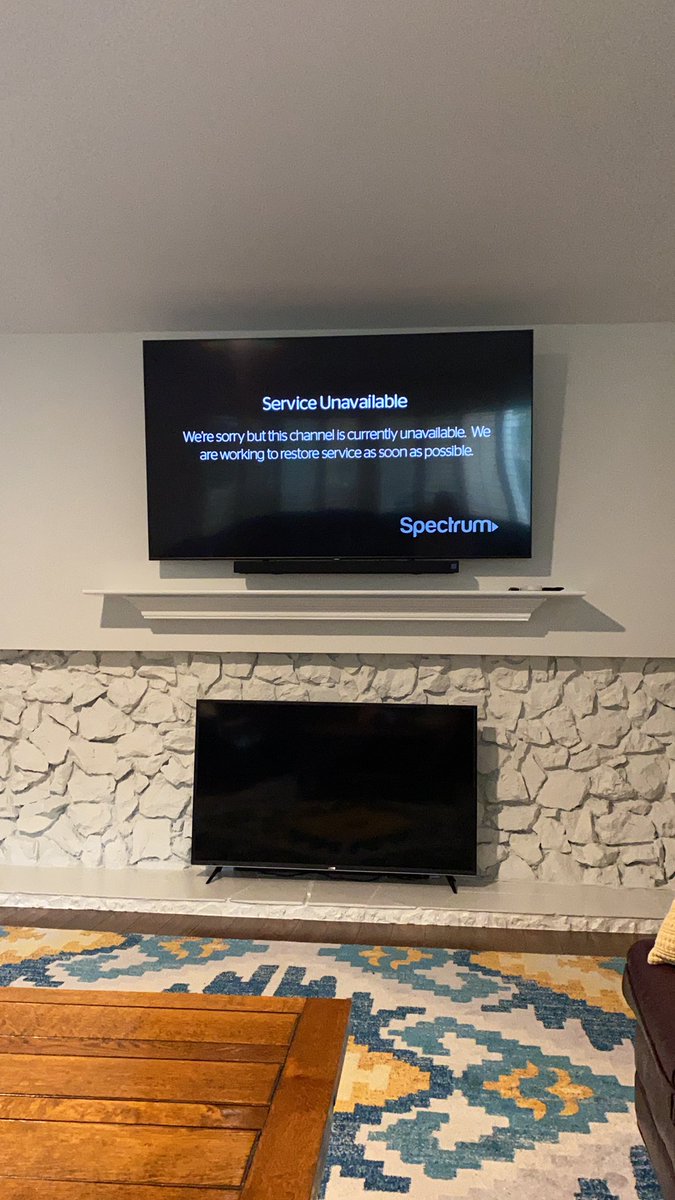 teachmemrj's tweet photo. @Ask_Spectrum - how come I get every channel right now but the one you produce? @SpectrumSN #spectrumsucks https://t.co/APhHaGqrFq