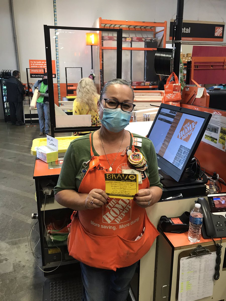 Jesse always amazes me by the way she takes care of our customers!  thank you Jesse for driving the GET program at 4724! <a href="/AkinsMel/">Mel Akins</a> @KevinHurley4701  @AngelaHD4724
