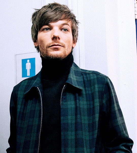 de nuevo 
Cadena de @ a @Louis_Tomlinson para que llegue al puesto #1 de @billboardcharts
×͜× | @Louis_Tomlinson
×͜× | 2 fotos de Louis que te gusten
×͜× | @ 6 mutuals
@BecauseIbrave @FamilyShowOrIsT @soft91loueh @shawn_fineline @ConyJLY @_twoghostlarry_