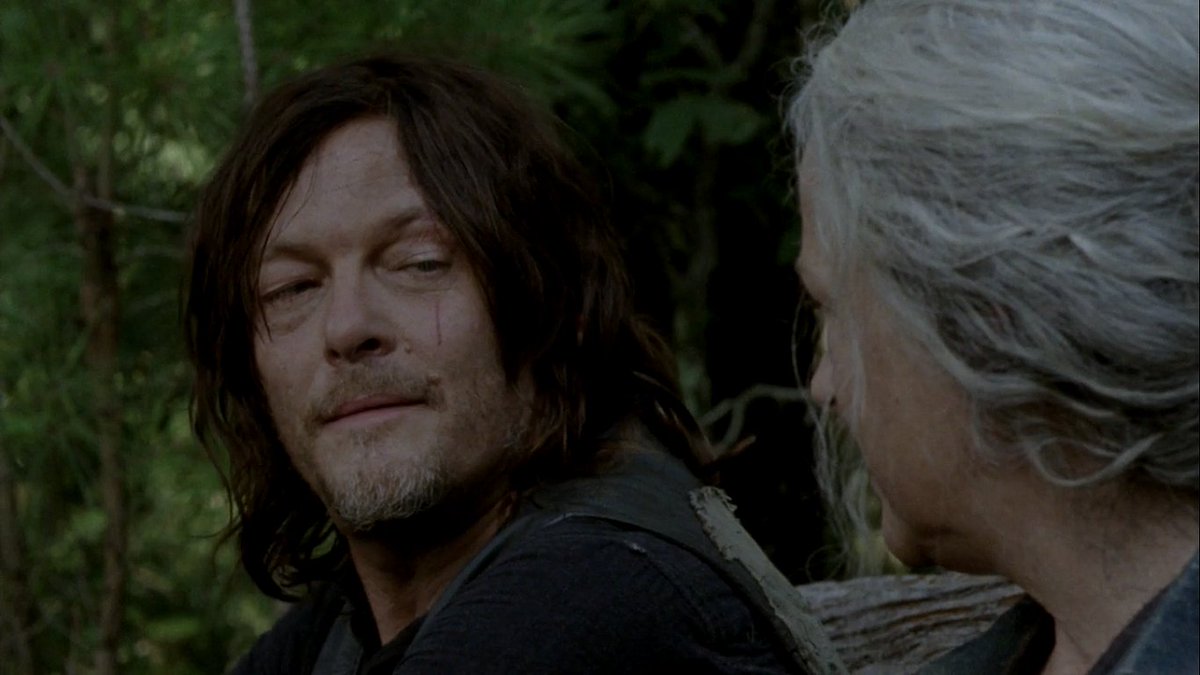 fentwd's tweet photo. a carol percebendo a quedinha que o daryl tem pela connie https://t.co/iivYGZDdJN